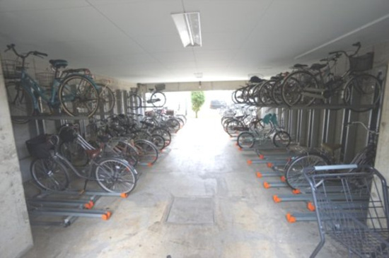 ガーデン・プレジール朝霞台の駐車場