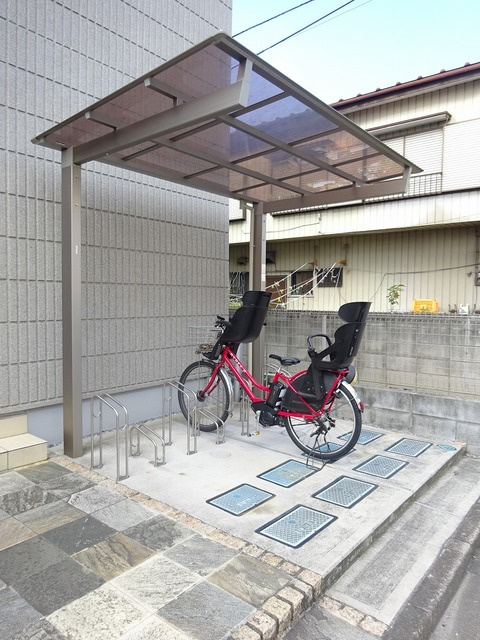 ニューエクレールのその他共用部分|★屋根付き駐輪場★