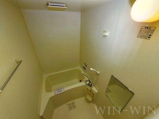 メゾンソレイユの浴室