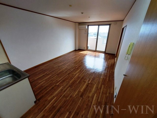 メゾンソレイユの居間・リビング