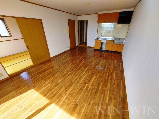 メゾンソレイユの居間・リビング