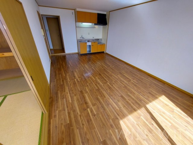 メゾンソレイユの居間・リビング