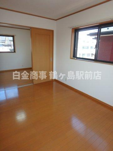 坂戸市にっさい花みず木中古戸建の洋室