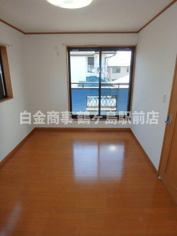 坂戸市にっさい花みず木中古戸建の洋室