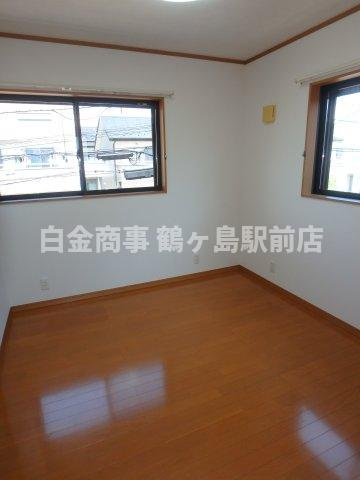 坂戸市にっさい花みず木中古戸建の洋室