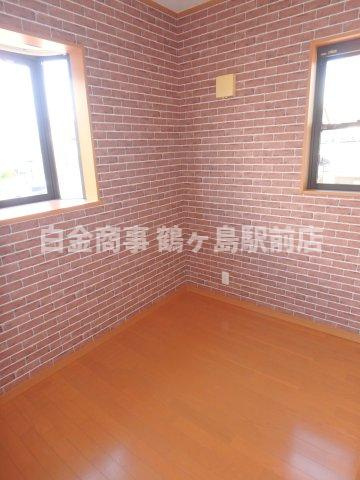 坂戸市にっさい花みず木中古戸建の洋室