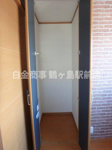 坂戸市にっさい花みず木中古戸建の収納