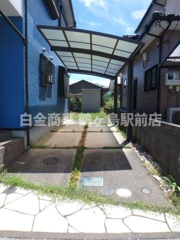坂戸市にっさい花みず木中古戸建の駐車場