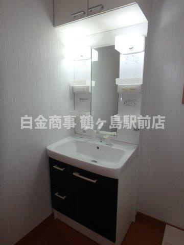 坂戸市にっさい花みず木中古戸建の独立洗面台