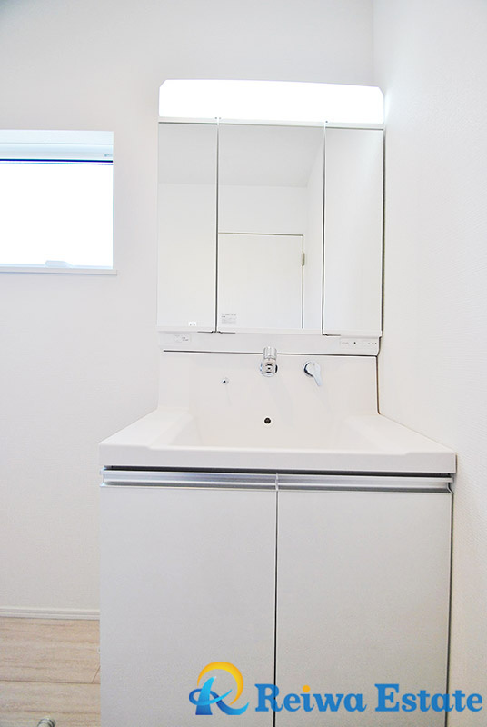 未入居戸建　茅ヶ崎市今宿の独立洗面台