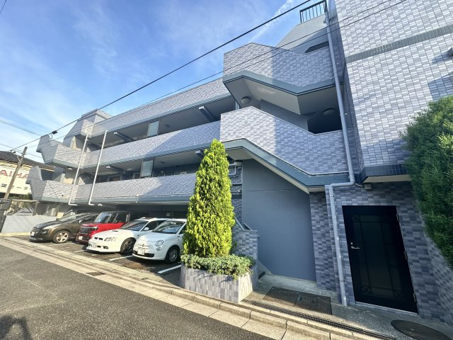 セザールガーデン大宮の外観|新耐震基準マンションで、モニター付きオートロック付きです♪