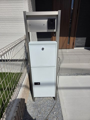 【設備】 | 小倉台２丁目　新築戸建 | 宅配ボックス付きでお留守でも安心です。