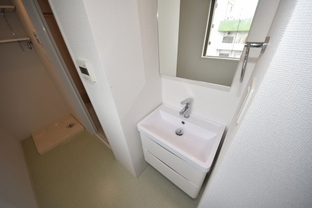 セレニテ本町ルフレの洗面所