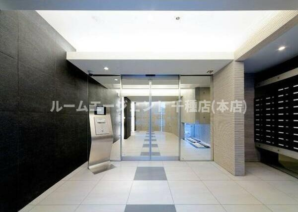 パルティール覚王山のエントランス