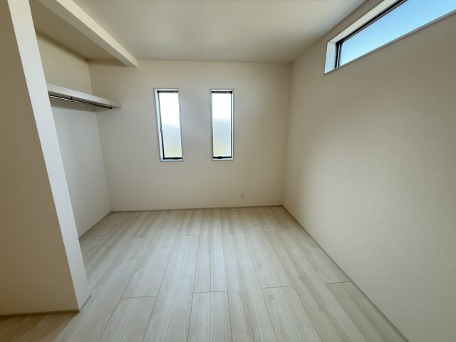 第１高崎市冷水町　新築戸建住宅　１号棟の玄関|明るい玄関です