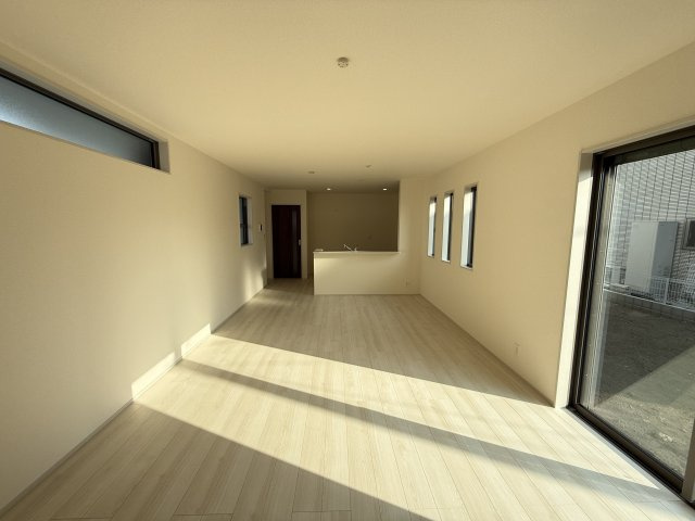 第１高崎市冷水町　新築戸建住宅　１号棟の浴室|１坪タイプのフルオートバスです！
足を延ばして入れる広さなので一日の疲れも癒されますよ♪
室内物干しや浴室乾燥機もあるのでお天気の悪い日にはランドリースペースとしてもご利用できます！