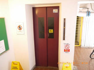 【その他共用部分】 | 勿論エレベーターが備え付けられています。