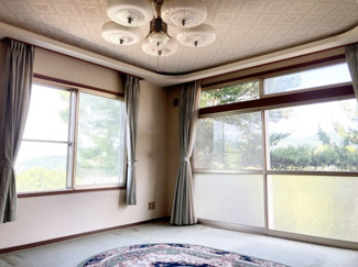 【居間・リビング】 | 西区福井2丁目　戸建 | 2面採光で明かりの取れた1階リビング♪