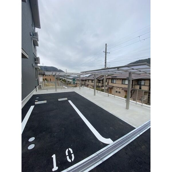 licorice　B棟の駐車場