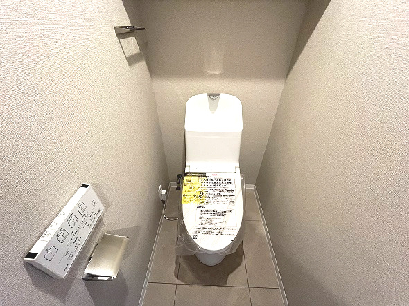 スペリア名南コンフォートのトイレ|潔感あふれるシンプルで機能的なトイレです。温水洗浄便座付きで毎日を快適に過ごせます。