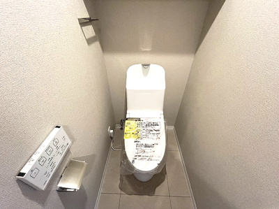 【トイレ】 | スペリア名南コンフォート | 潔感あふれるシンプルで機能的なトイレです。温水洗浄便座付きで毎日を快適に過ごせます。