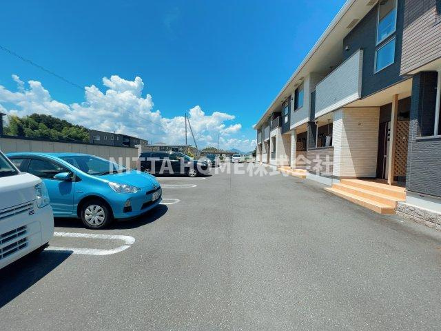 ウィズ・ユーＣの駐車場|敷地内に駐車場も完備★