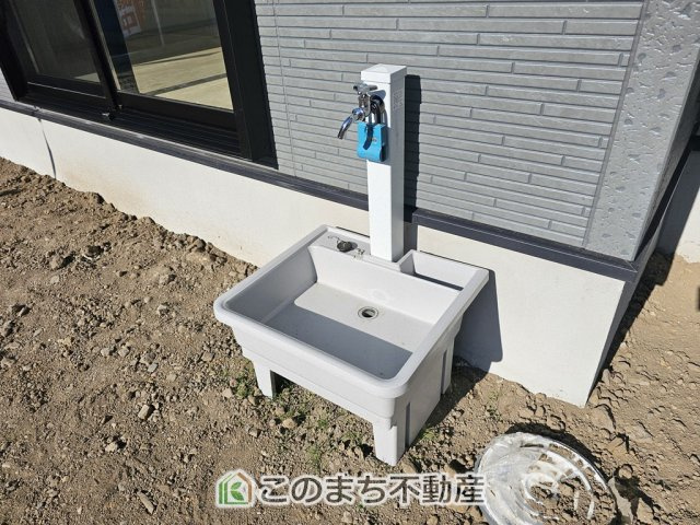 いろどりアイタウン栃木市平柳町3丁目22-P2の設備|外水栓はアウトドアやガーデニング、車のお手入れにも活躍します。