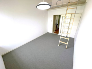 【居間・リビング】 | ハイエスト浜田町　206 | 西　洋室６．５帖