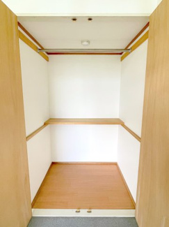 【居間・リビング】 | ハイエスト浜田町　206 | 西　洋室６．５帖