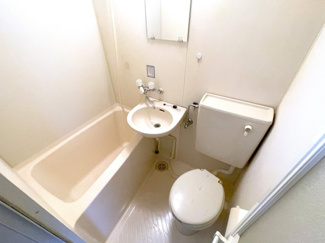 【居間・リビング】 | ハイエスト浜田町　206 | 設備エアコン♪