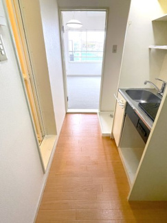 【玄関】 | ハイエスト浜田町　206