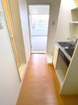 【玄関】 | ハイエスト浜田町　206