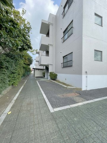 ジュネシオン・サカエのエントランス