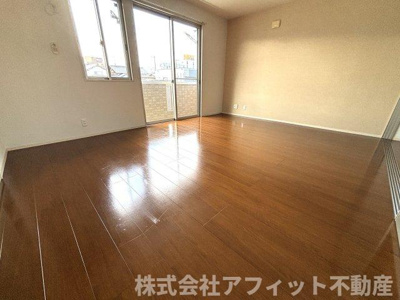 【居間・リビング】 | グランドール南手城 | LDK14.5帖