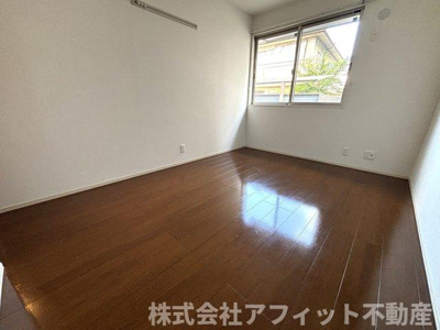 【寝室】 | グランドール南手城 | 東側の洋室6.5帖