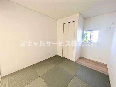 【和室】 | 浜松市中央区神田町 2期 新築一戸建て 2号棟 | リビング横の和室です