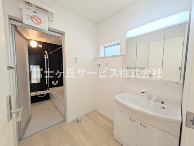 【脱衣所】 | 浜松市中央区神田町 2期 新築一戸建て 2号棟 | 脱衣所です