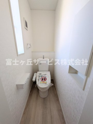 【トイレ】 | 浜松市中央区神田町 2期 新築一戸建て 2号棟 | １F2F同タイプのトイレがあります