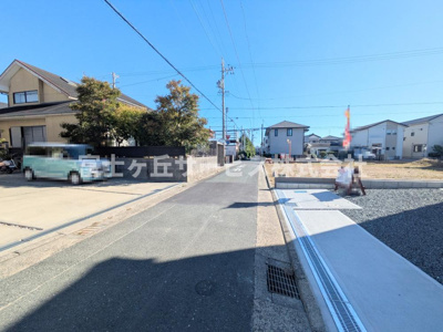 【前面道路含む現地写真】 | 浜松市中央区神田町 2期 新築一戸建て 2号棟 | 前面道路です