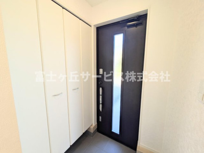 【玄関】 | 浜松市中央区神田町 2期 新築一戸建て 2号棟 | 玄関です