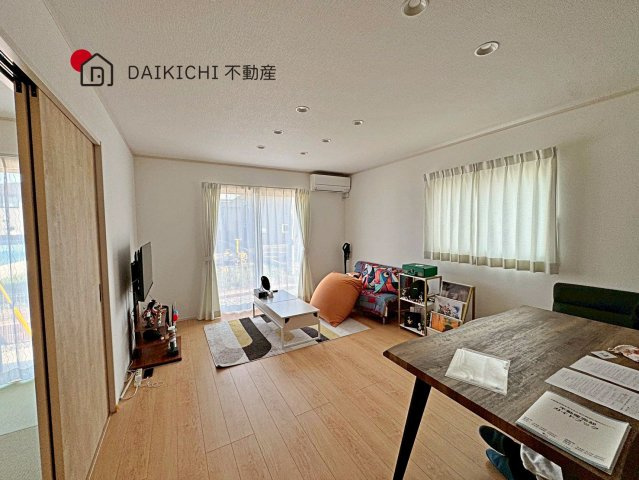 【居間・リビング】 | 鴻巣市大間　中古戸建