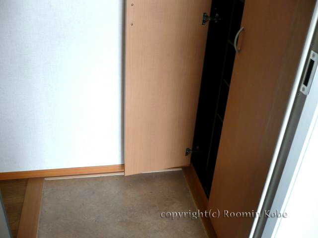 グランディールNKTの玄関