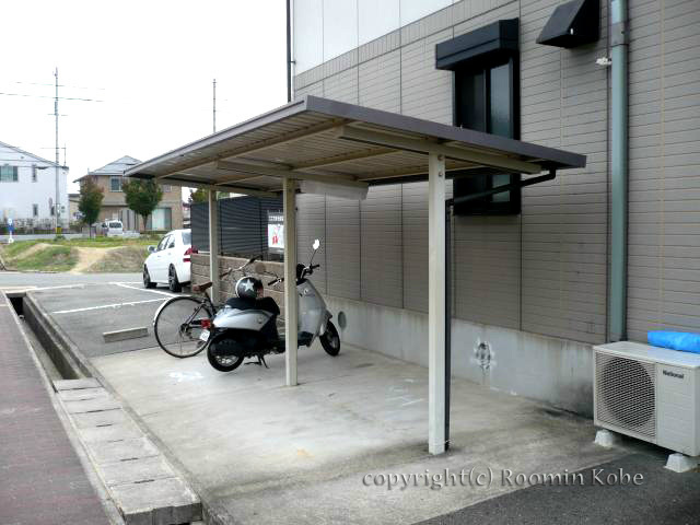 グランディールNKTの駐車場