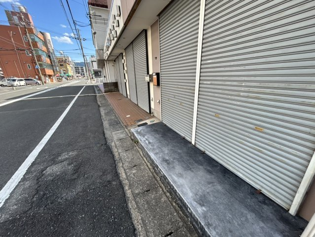 桜井市粟殿店舗
