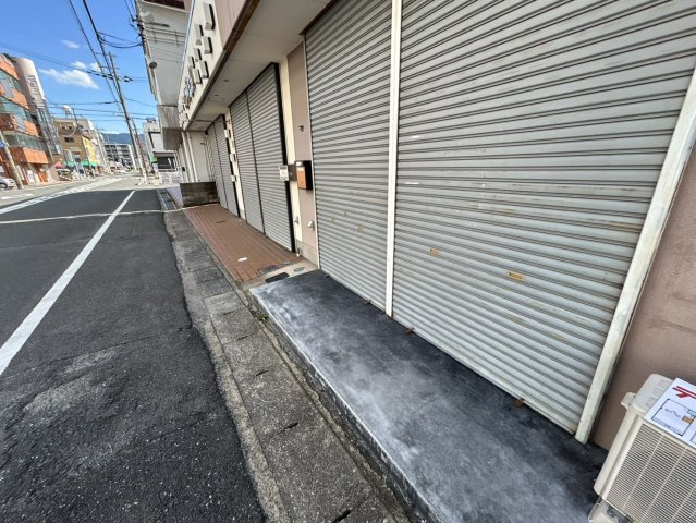桜井市粟殿店舗