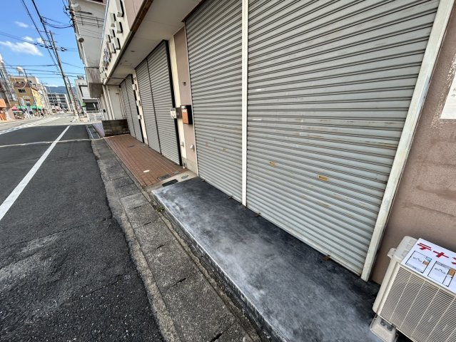 桜井市粟殿店舗