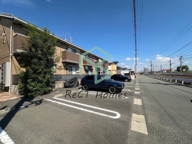 姫路市町坪のハイツの駐車場