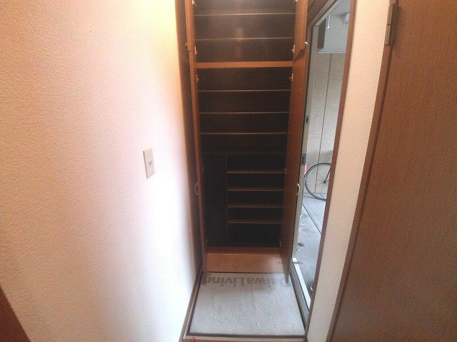 サニーヒル白水の玄関