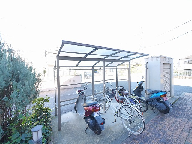 サンハイム壱番館のその他共用部分|屋根付き駐輪場スペース完備です