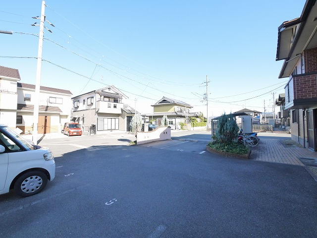 サンハイム壱番館の駐車場|車をお持ちの方に嬉しい駐車場付きの物件です